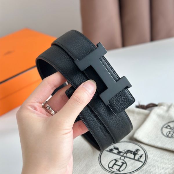 HERM Constance Reversible Belt 38MM in Clemence Leather with Black Buckle