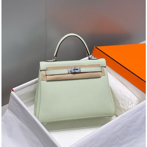 HERM Kelly 25cm Retourne Bag In Vert Fizz Clemence Leather