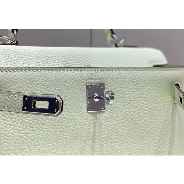 HERM Kelly 25cm Retourne Bag In Vert Fizz Clemence Leather