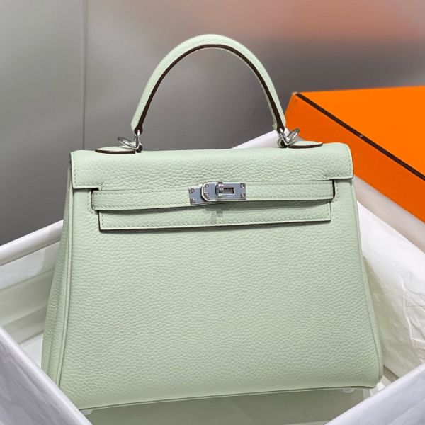 HERM Kelly 25cm Retourne Bag In Vert Fizz Clemence Leather