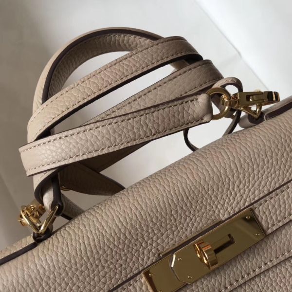 HERM Kelly 28cm Bag In Argile Clemence Leather GHW
