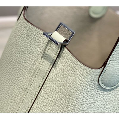 HERM Picotin Lock 18 Bag In Vert Fizz Clemence Leather