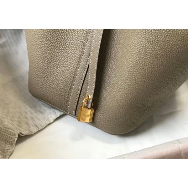 HERM Picotin Lock 22 Bag In Tourterelle Clemence Leather