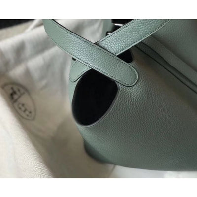 HERM Picotin Lock 22 Bag In Vert Amande Clemence Leather