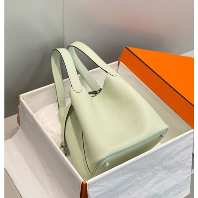 HERM Picotin Lock 22 Bag In Vert Fizz Clemence Leather
