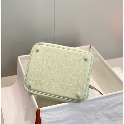 HERM Picotin Lock 22 Bag In Vert Fizz Clemence Leather