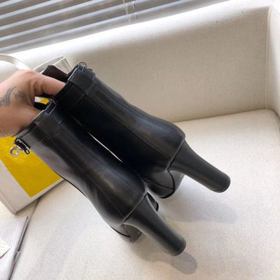 HERM Noir Joueuse Ankle Boots