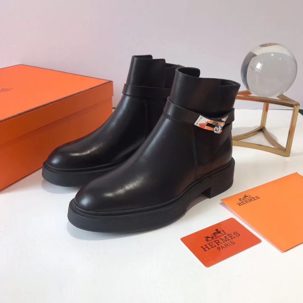 HERM Veo Ankle Boots In Black Calfskin
