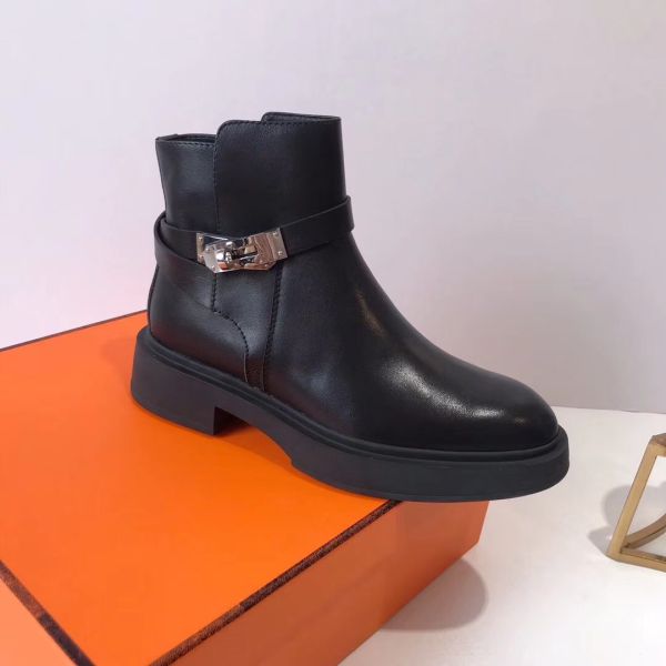 HERM Veo Ankle Boots In Black Calfskin
