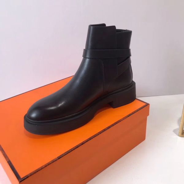 HERM Veo Ankle Boots In Black Calfskin