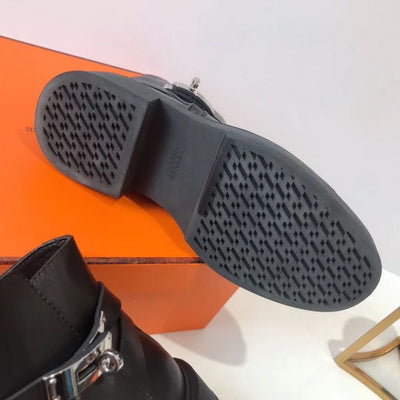 HERM Veo Ankle Boots In Black Calfskin