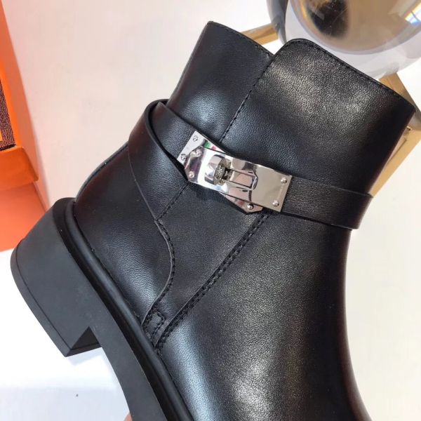 HERM Veo Ankle Boots In Black Calfskin