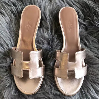 HERM Oasis Sandals In Champagne Swift Leather