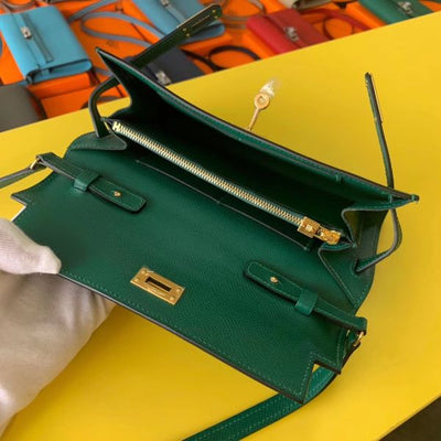 HERM Kelly Classique To Go Wallet In Malachite Epsom Calfskin