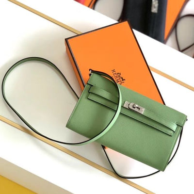 HERM Kelly Classique To Go Wallet In Vert Criquet Epsom Calfskin