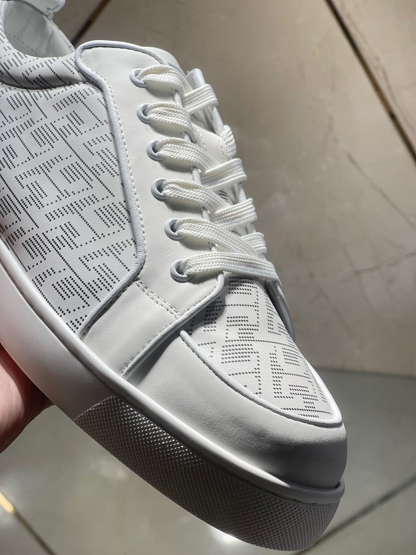 Sneakers & Shoes