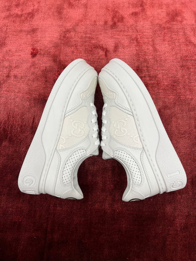 Sneakers & Shoes