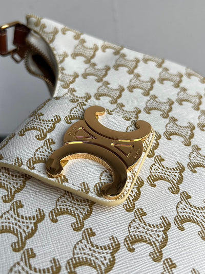 CEL Triomphe Hobo