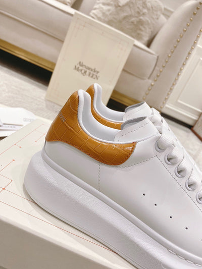 Sneakers & Shoes
