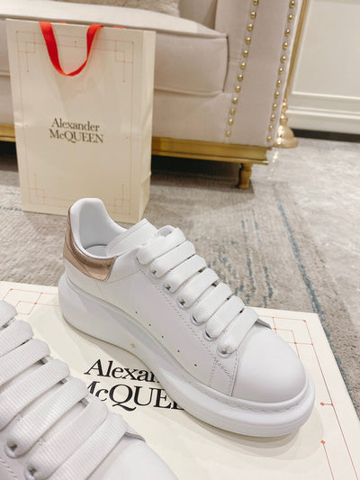 Sneakers & Shoes