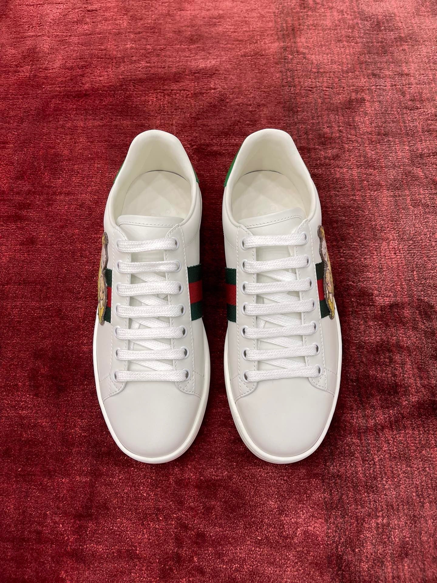 Sneakers & Shoes