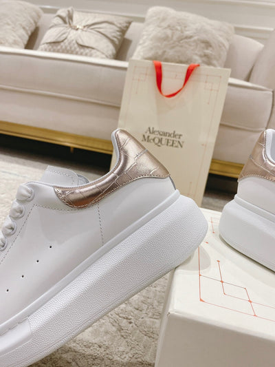 Sneakers & Shoes