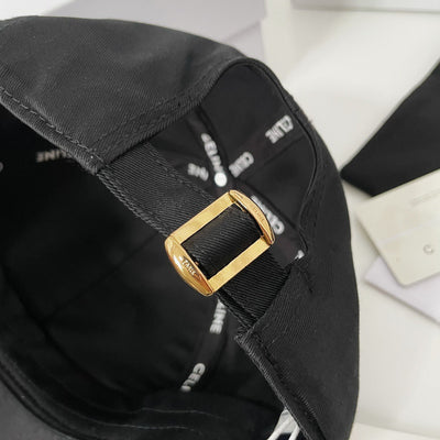 Caps