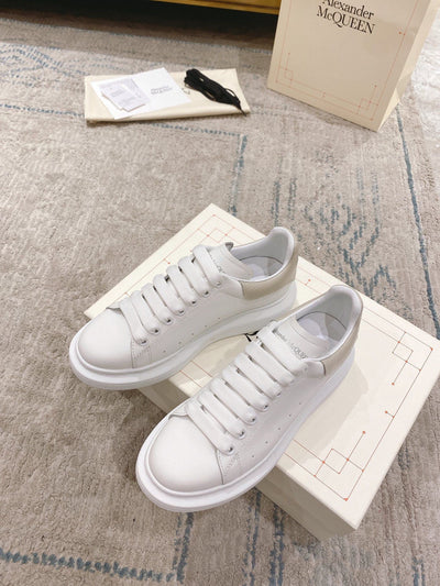 Sneakers & Shoes