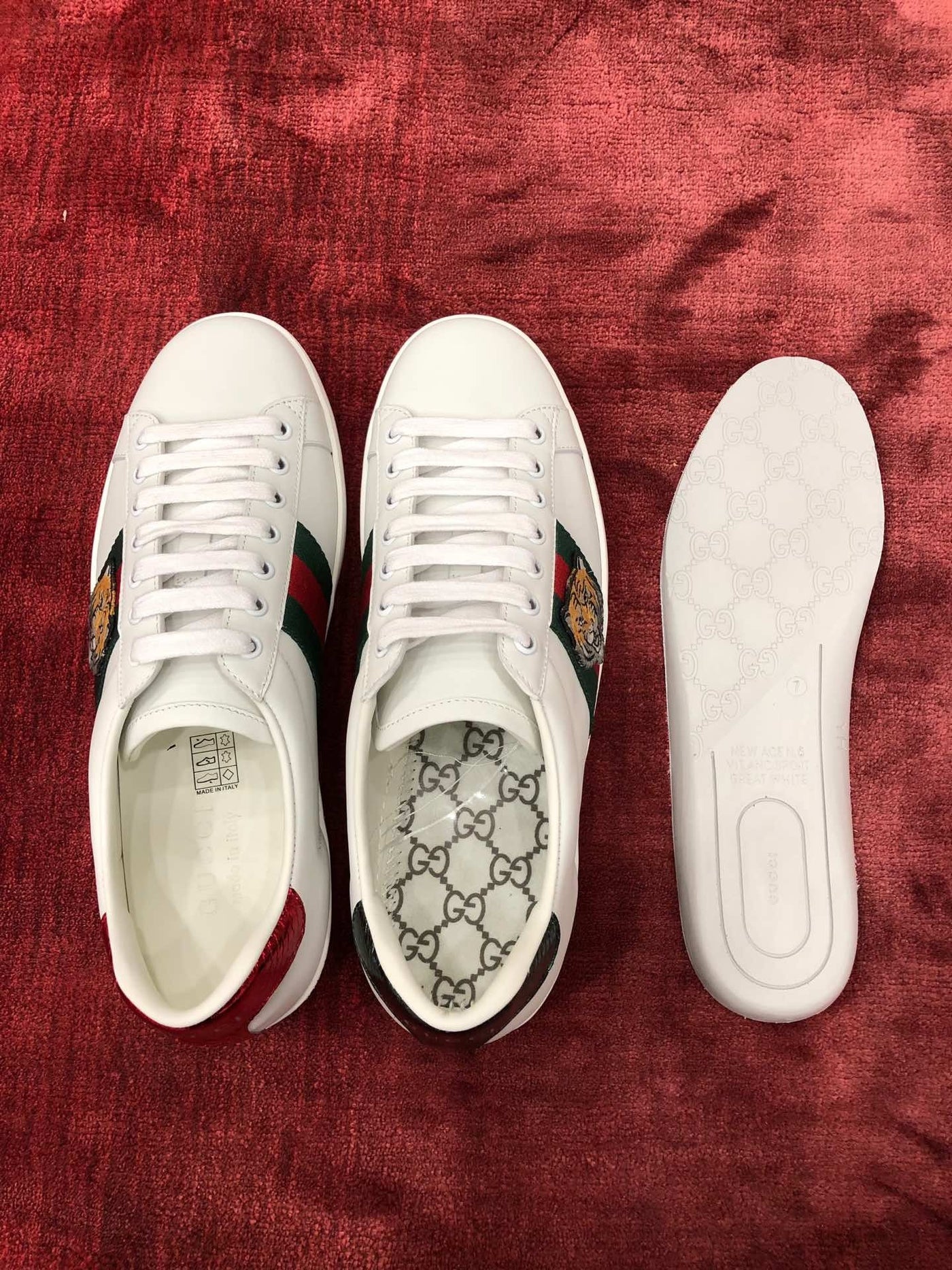 Sneakers & Shoes