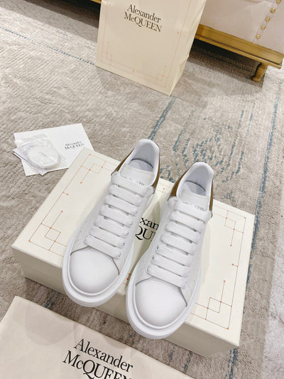 Sneakers & Shoes