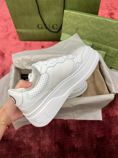 Sneakers & Shoes