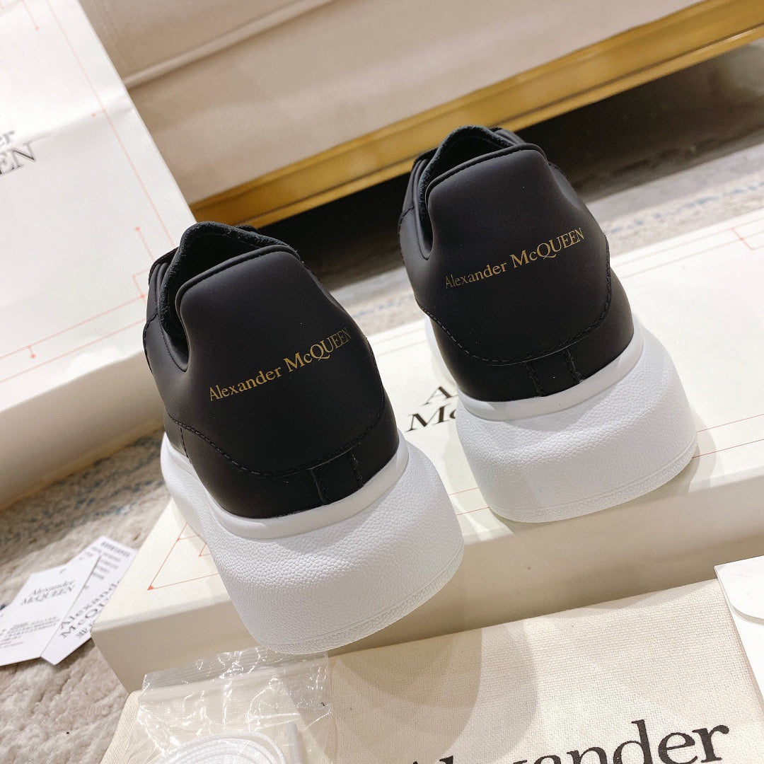 Sneakers & Shoes
