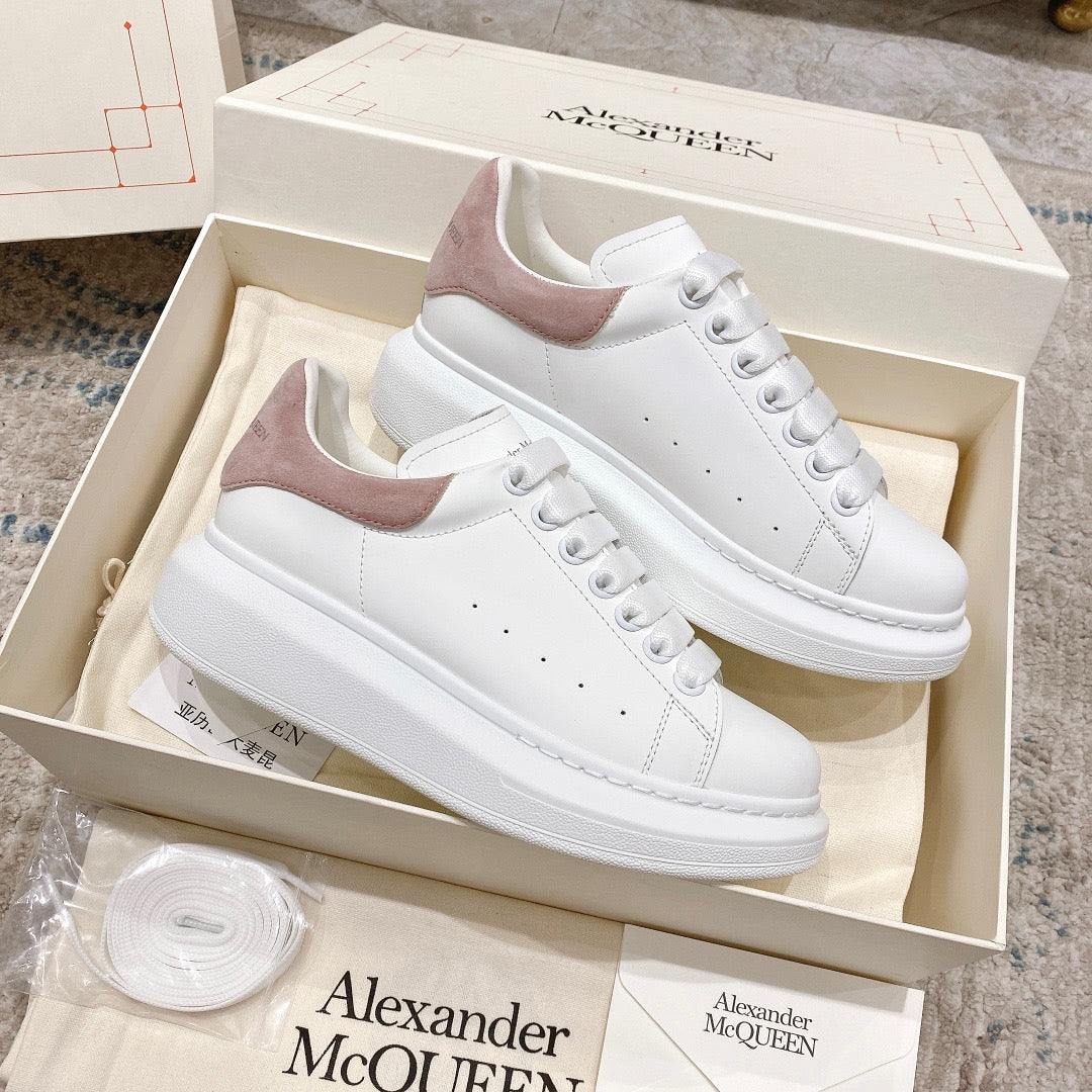 Sneakers & Shoes