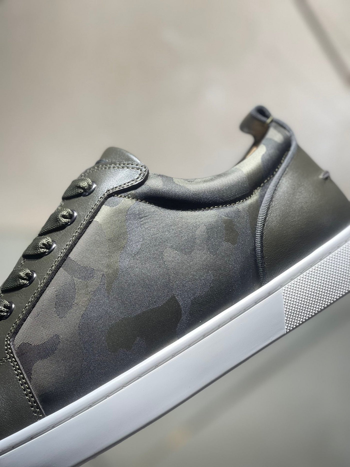 Sneakers & Shoes