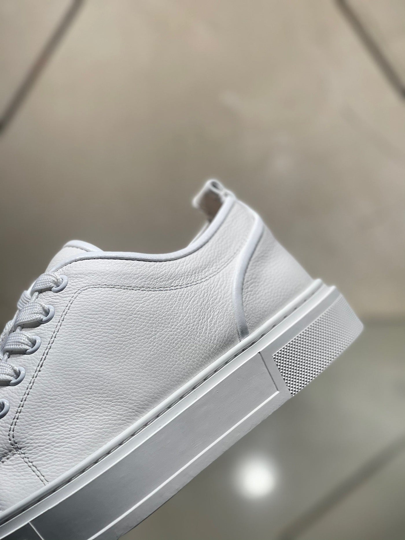 Sneakers & Shoes