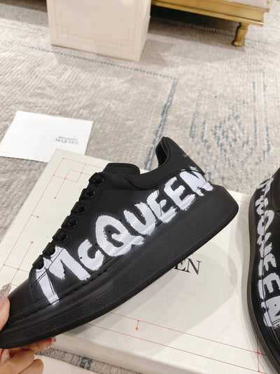 Sneakers & Shoes