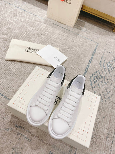 Sneakers & Shoes