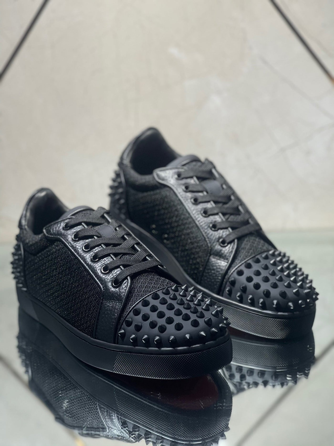 Sneakers & Shoes