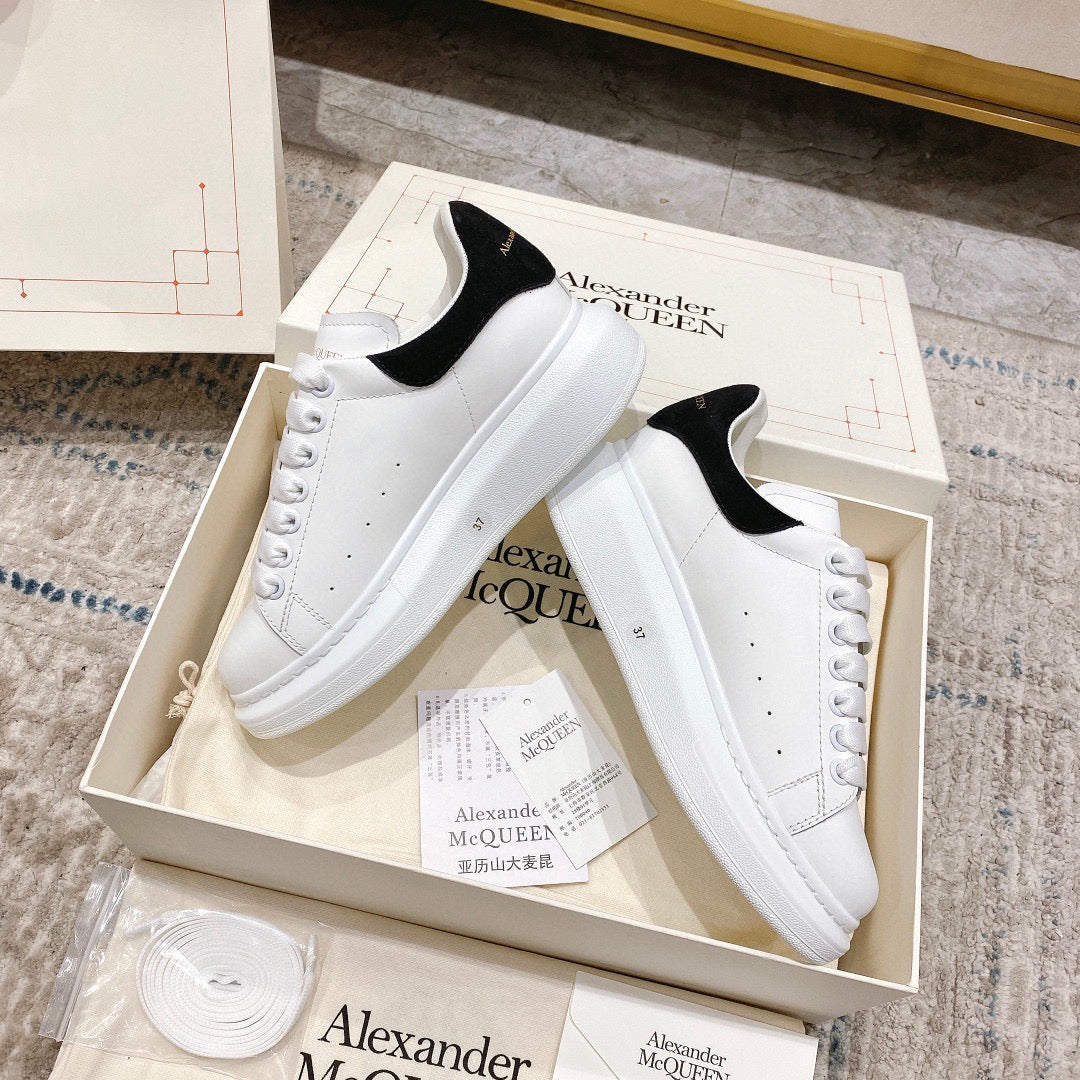Sneakers & Shoes