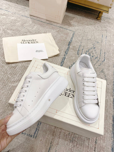 Sneakers & Shoes