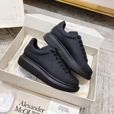 Sneakers & Shoes