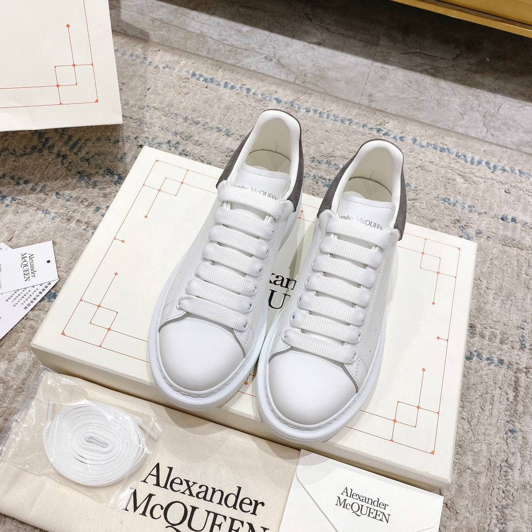 Sneakers & Shoes