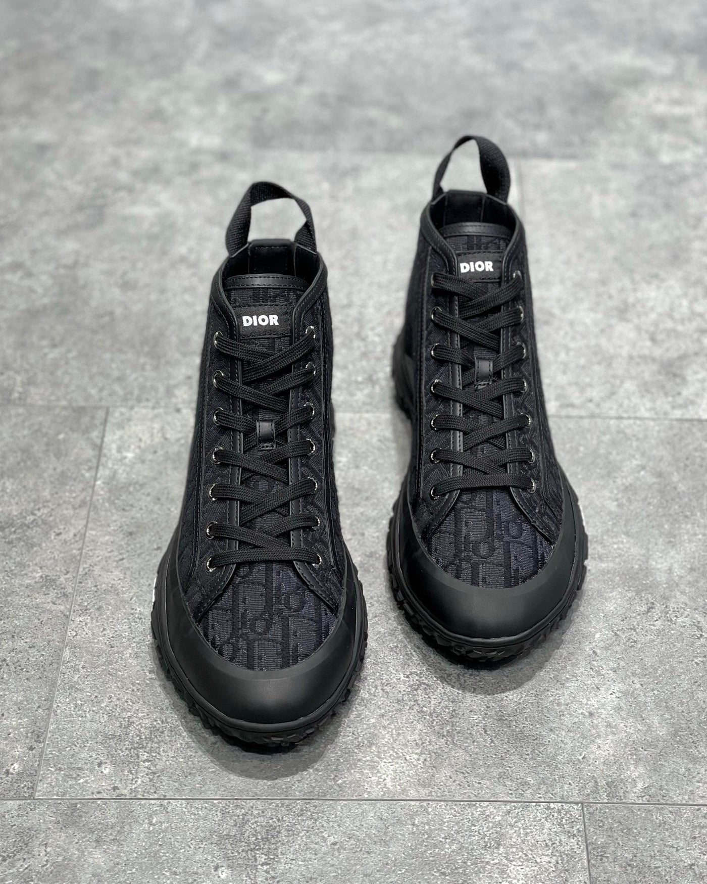 DIO Sneakers