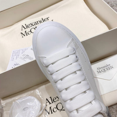 Sneakers & Shoes