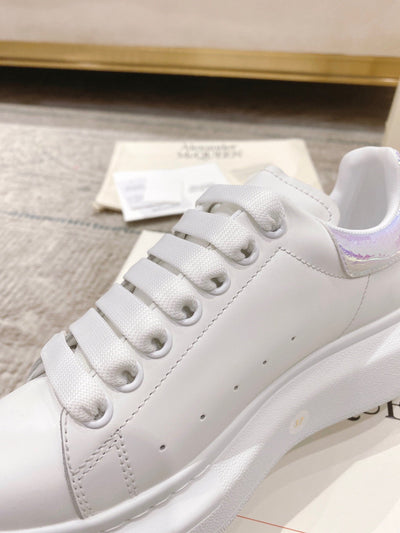Sneakers & Shoes