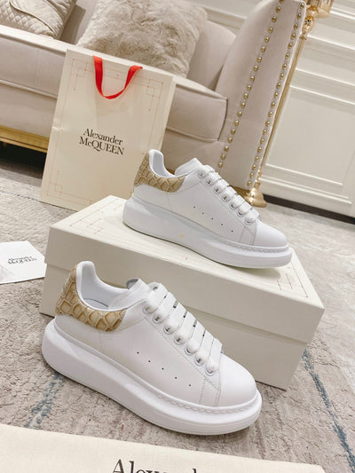Sneakers & Shoes