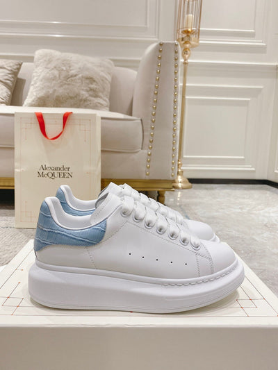 Sneakers & Shoes