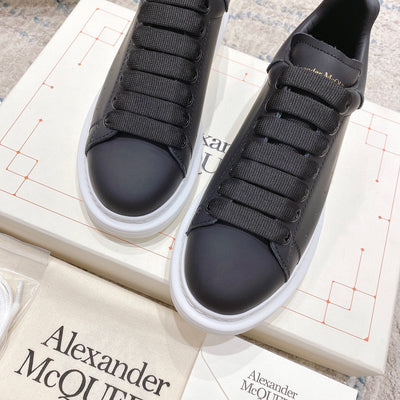 Sneakers & Shoes