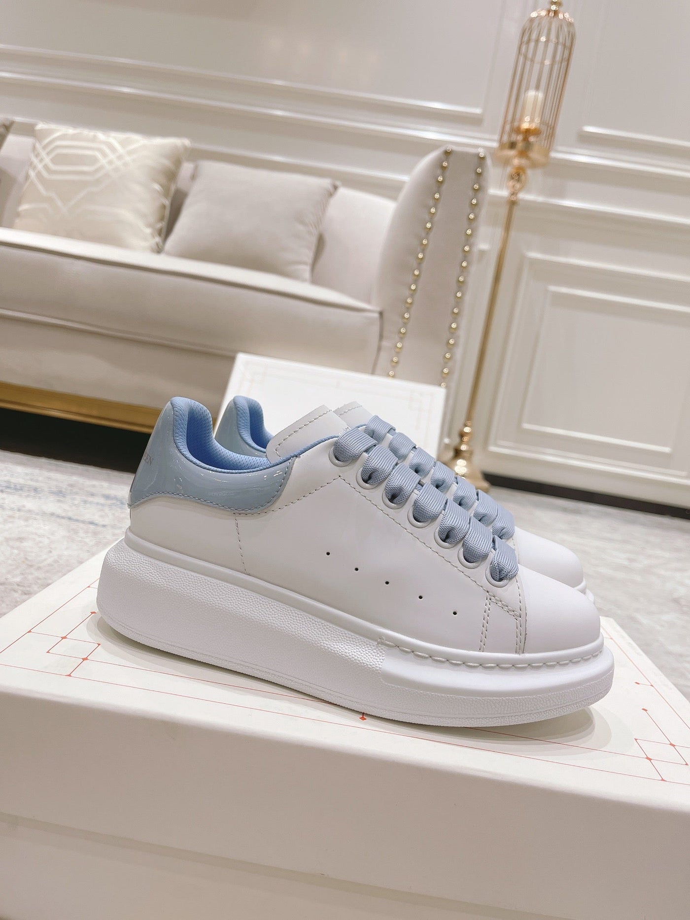 Sneakers & Shoes