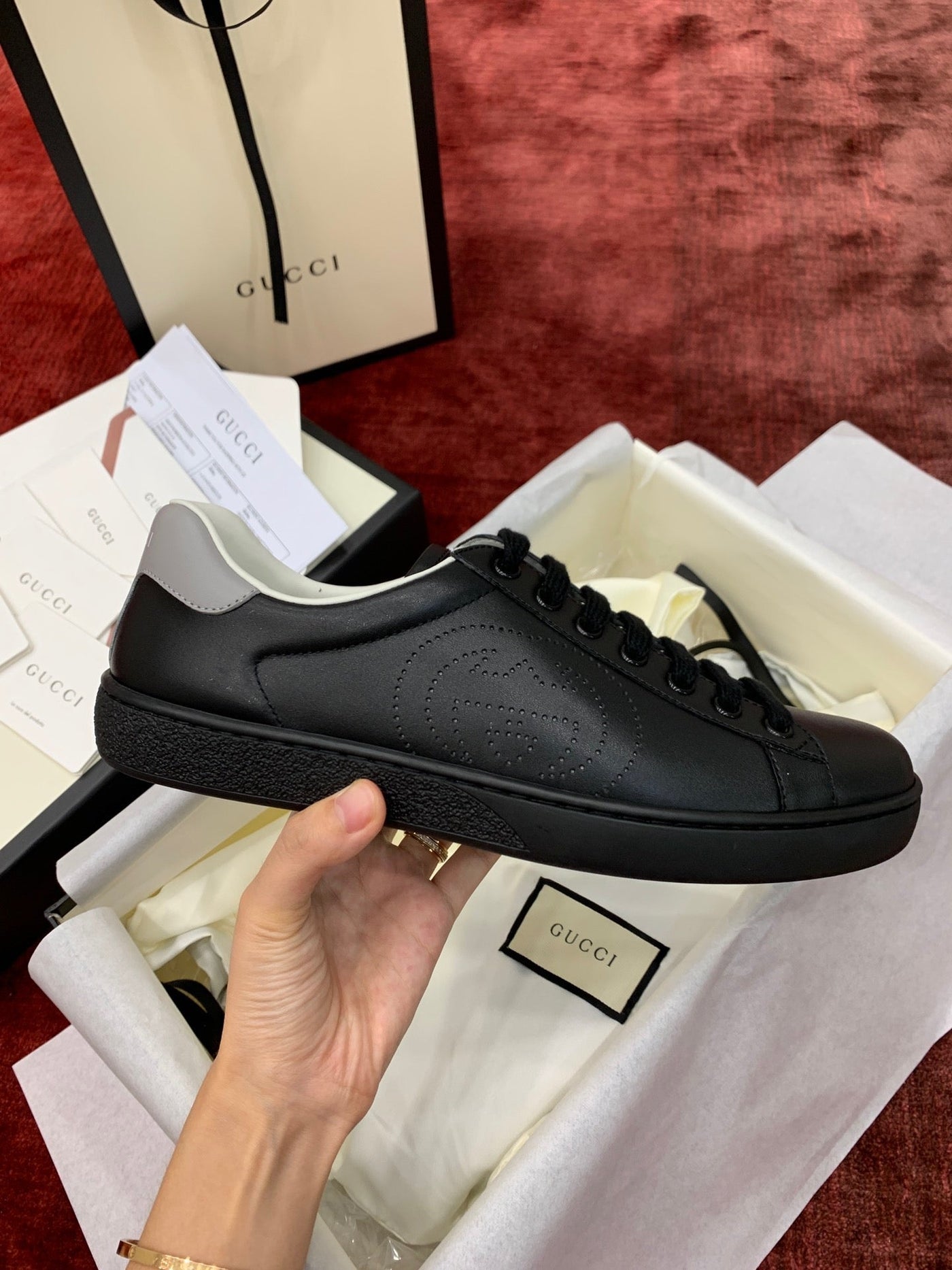 Sneakers & Shoes